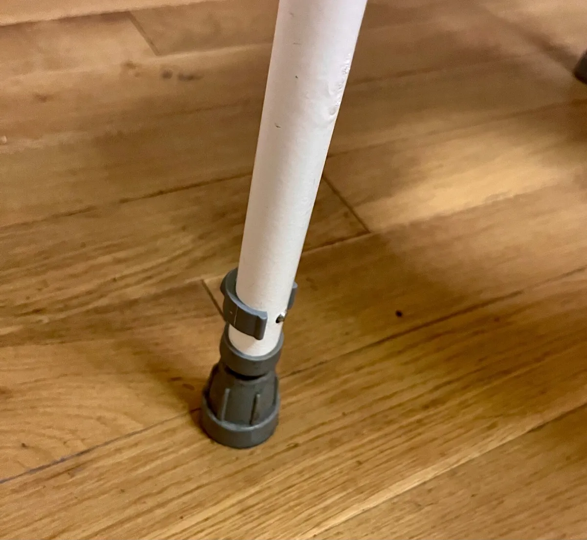 Toilet frame - Image 1