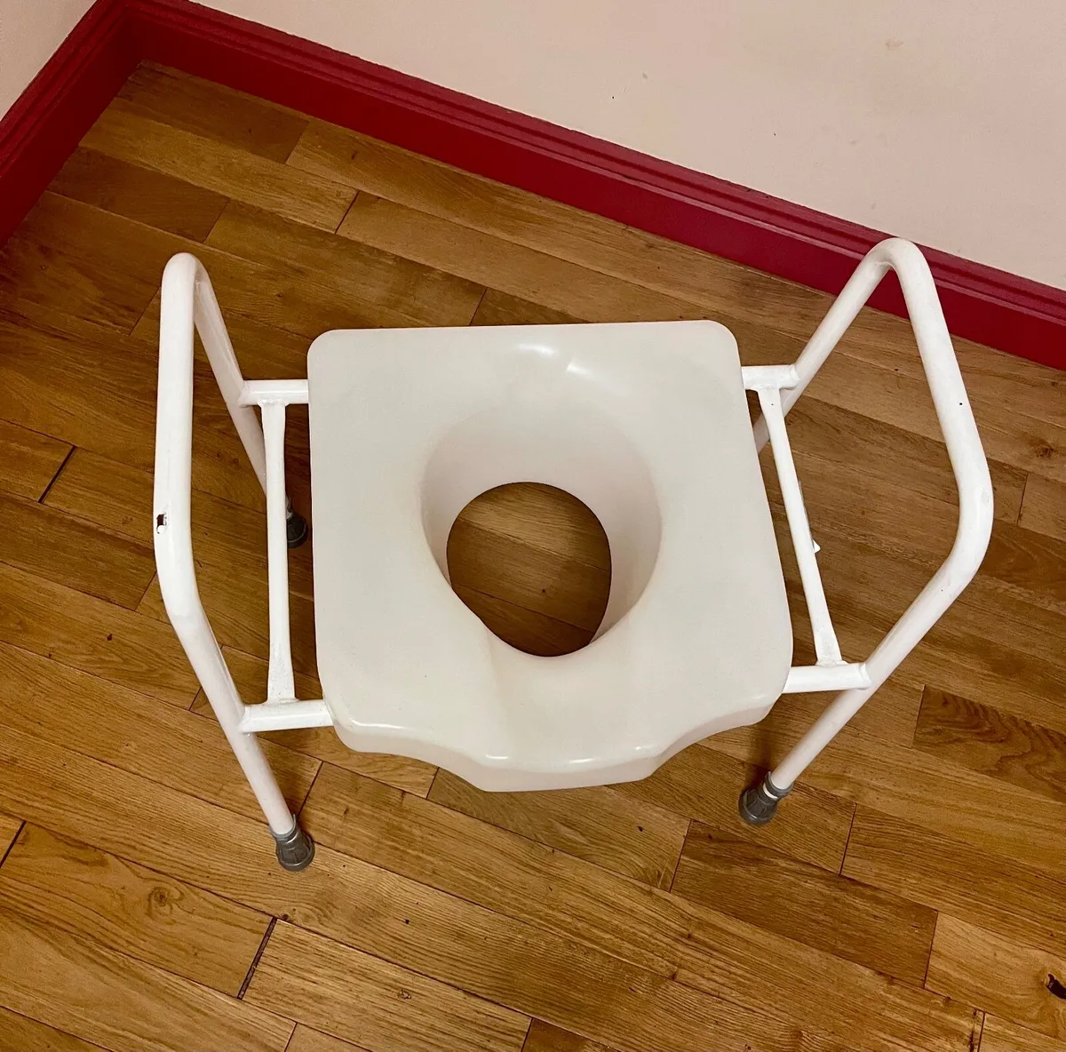 Toilet frame - Image 2