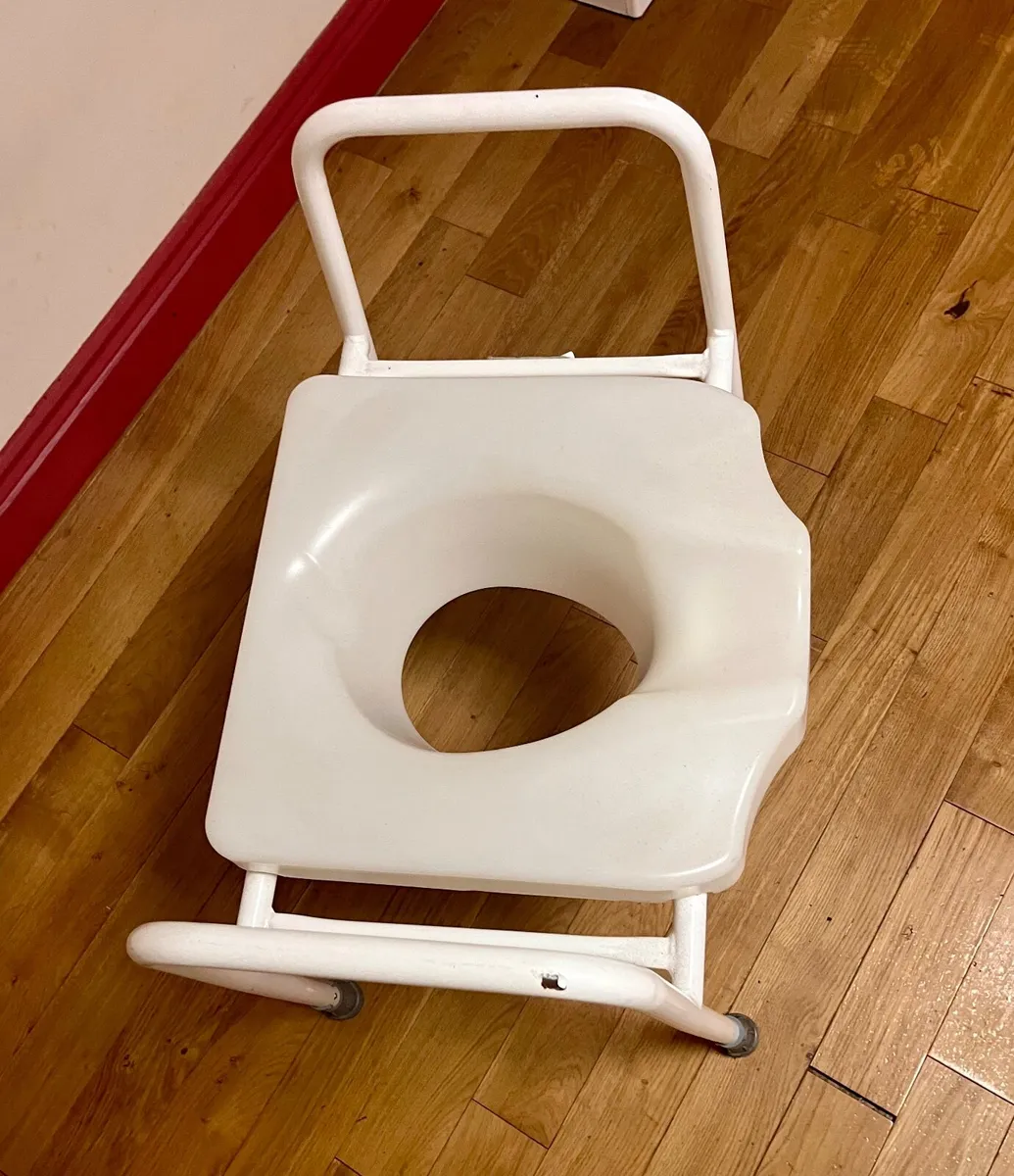 Toilet frame - Image 3