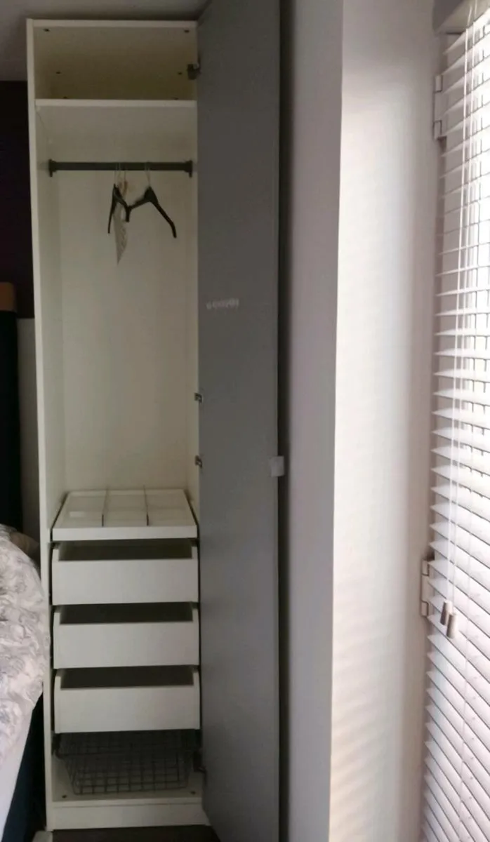 Mirror wardrobes - Image 1