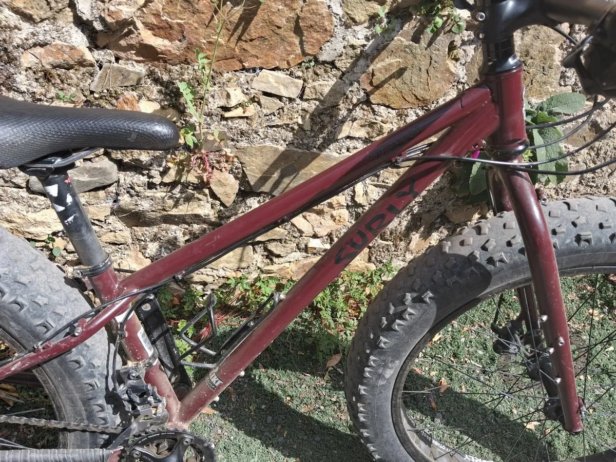 Online Auction Of A Surly Wednesday bike - Image 2