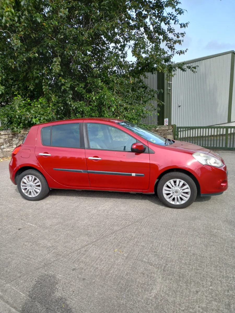 2011 Renault Clio 1.2 Petrol - Image 1