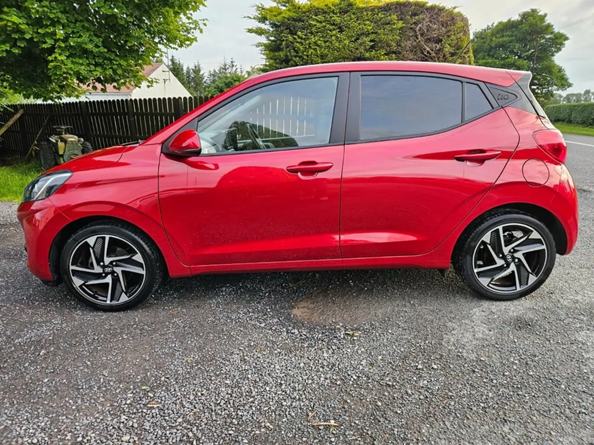2022 Hyundai i10 - Image 2