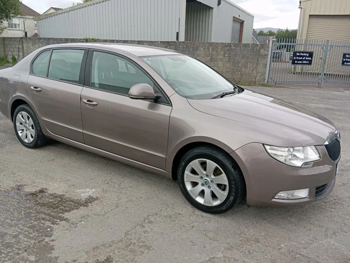 Car - Image 2