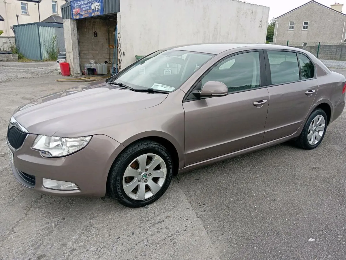 Car - Image 3