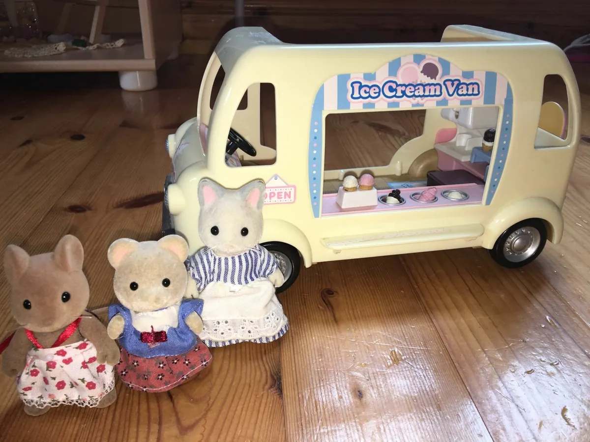 Sylvanian Ice cream van + People - Image 1