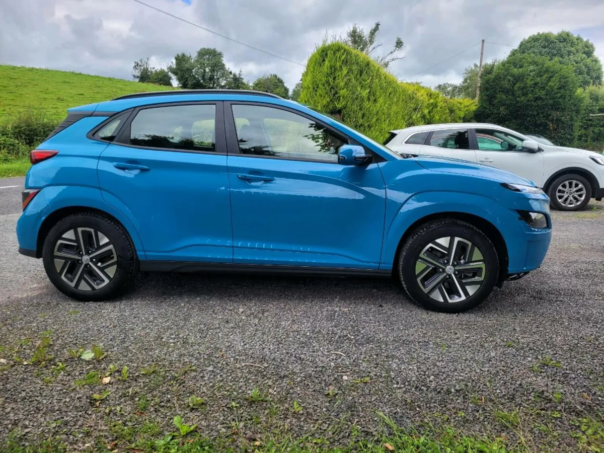 2023 Hyundai Kona - Image 2