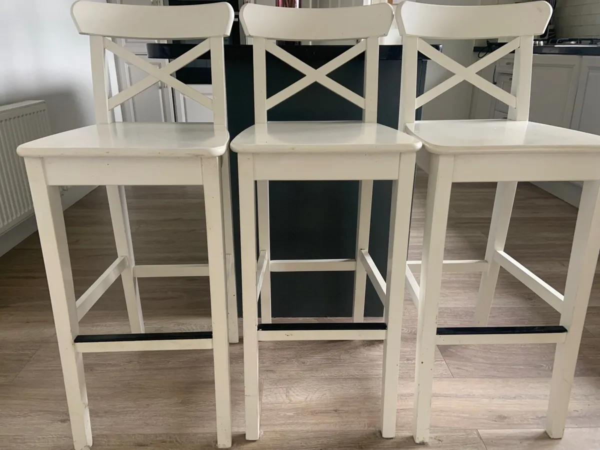 Kitchen bar stools - Image 1