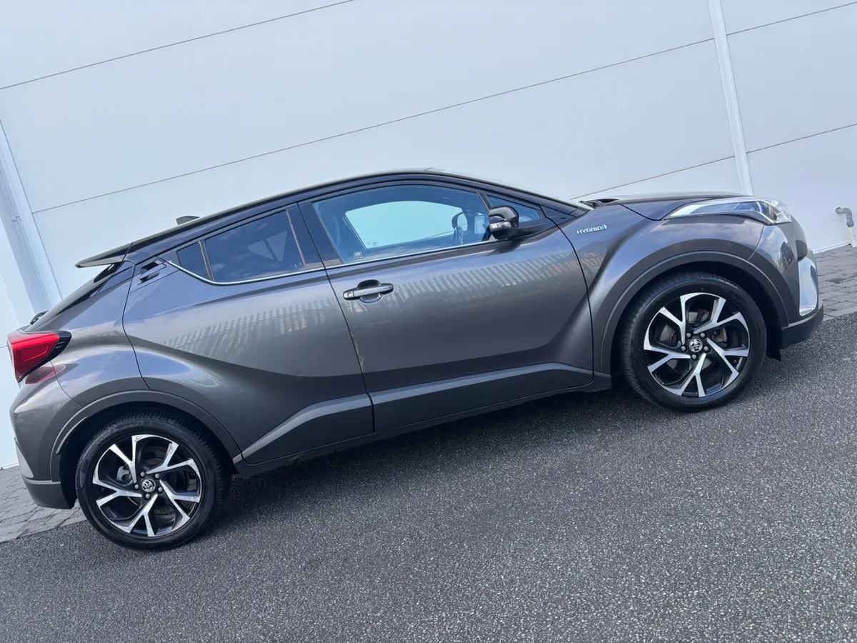 2018 TOYOTA CHR LUNA SPORT HYBRID FSH - Image 4