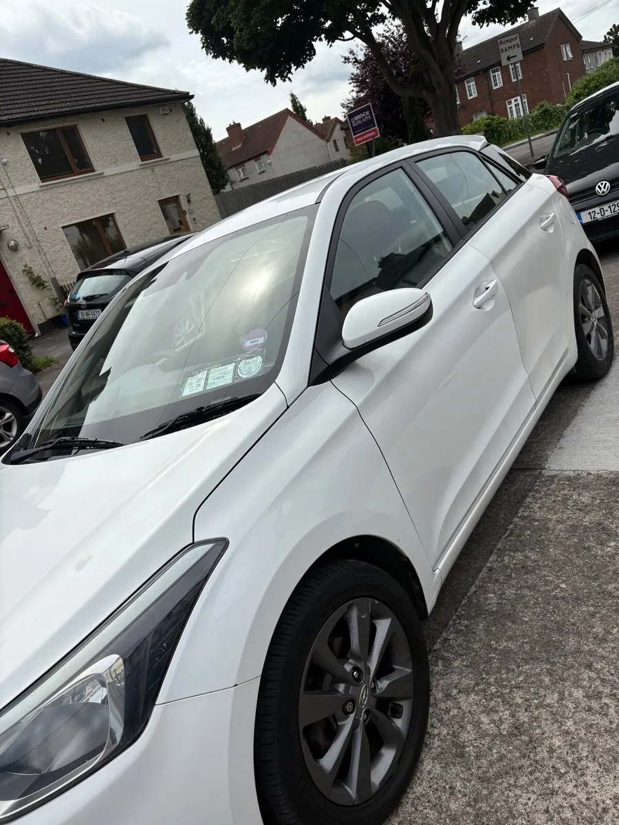 Hyundai i20 2015 - Image 2