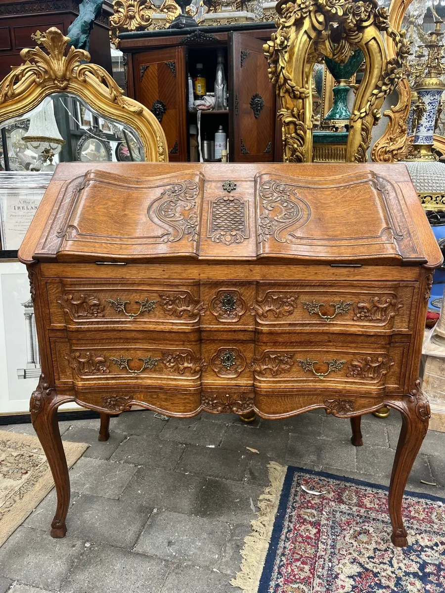 Terence Clifford Antiques. Sale - Image 1