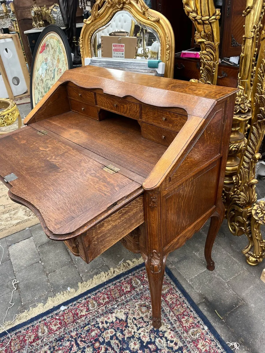 Terence Clifford Antiques. Sale - Image 2