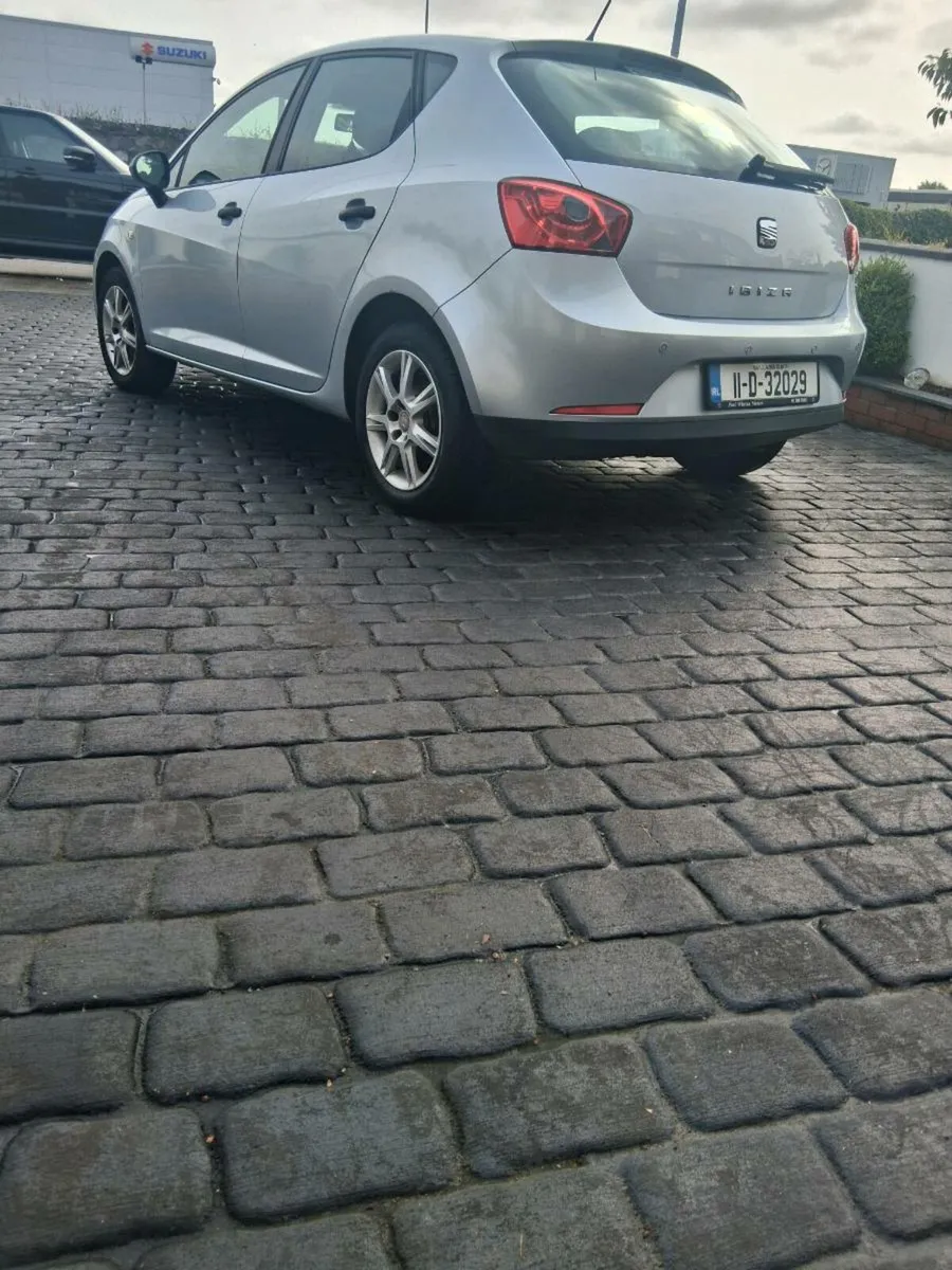 Car - Image 2