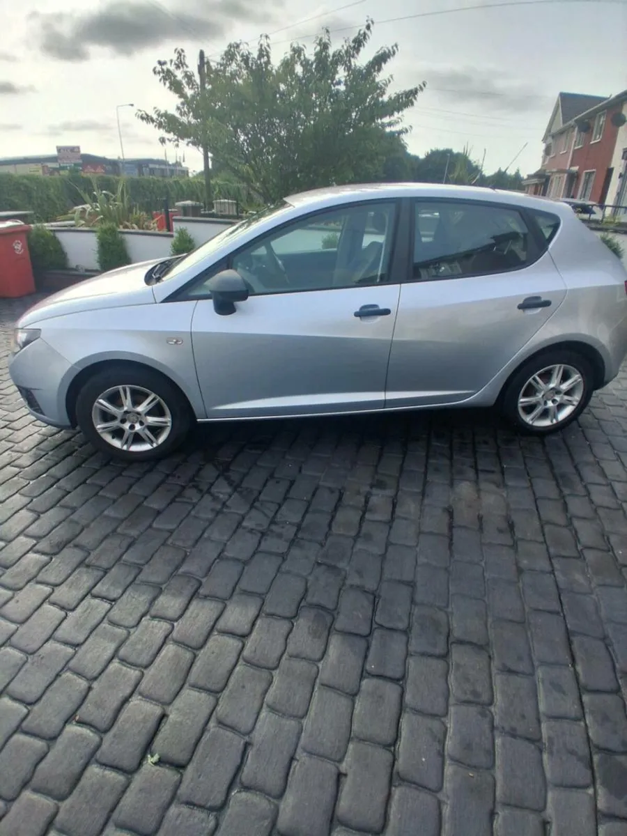 Car - Image 3