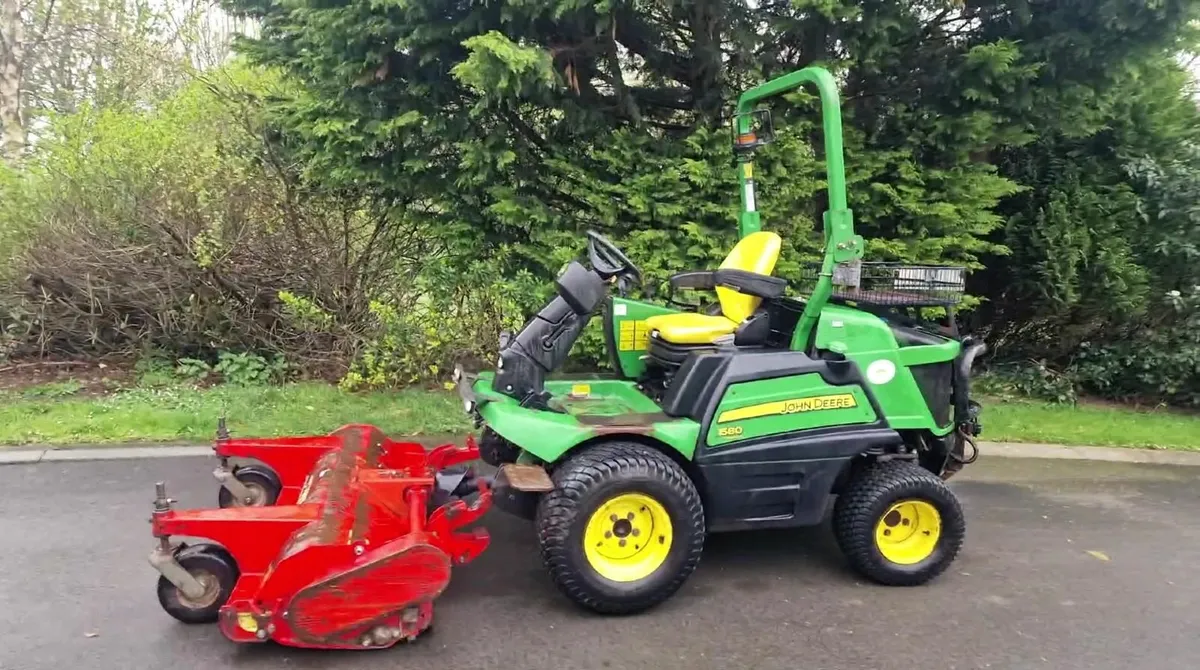 John Deere 1580 ride on mower lawnmower 38hp