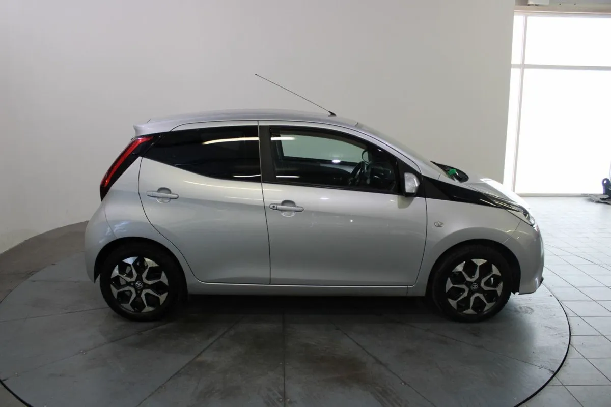 Toyota AYGO X 1.0 Vvt-i X-play - Image 3
