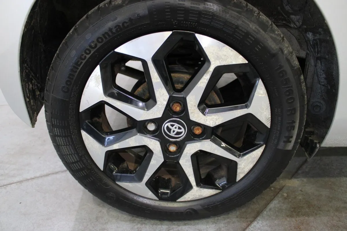 Toyota AYGO X 1.0 Vvt-i X-play - Image 4