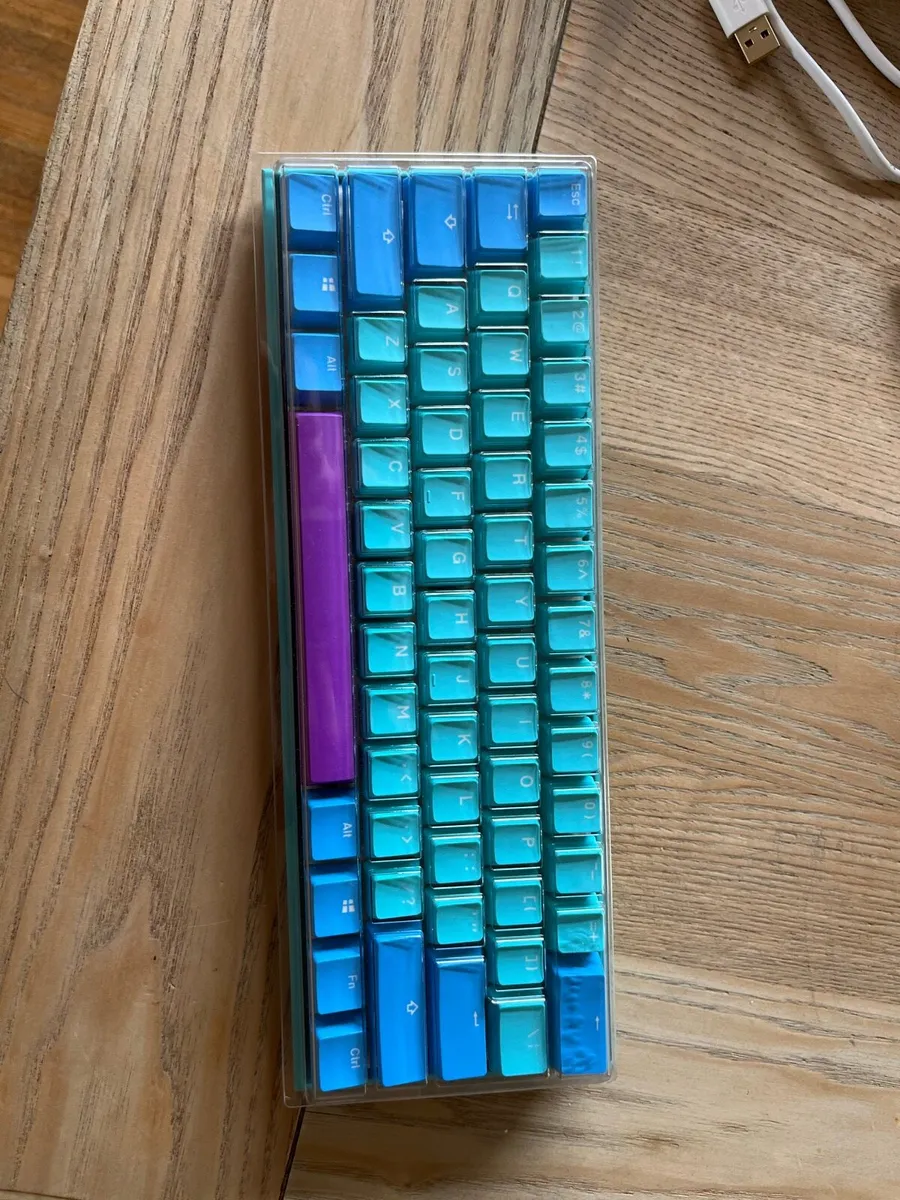 Ducky frozen llama keyboard - Image 3