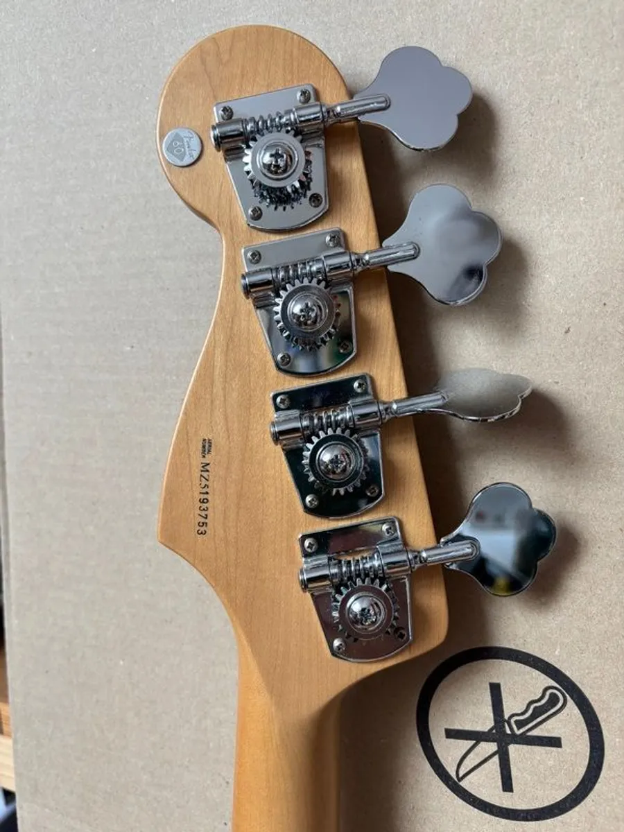 Fender P Bass Special - Image 3