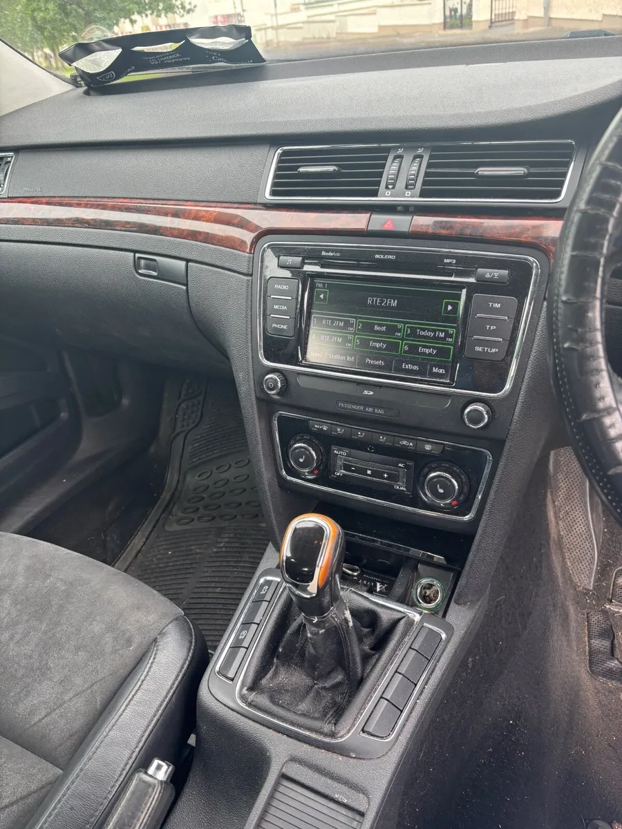 Skoda Superb 2011 - Image 2