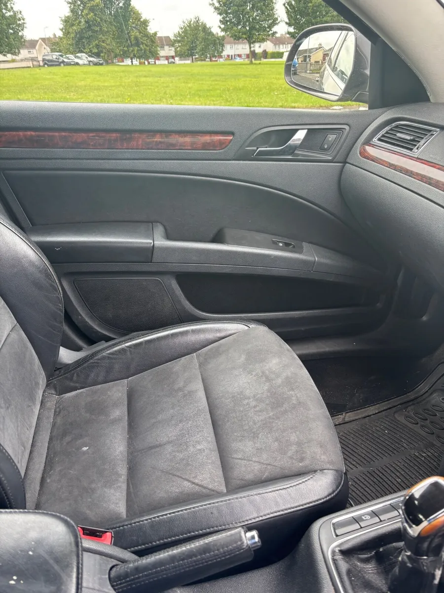 Skoda Superb 2011 - Image 3