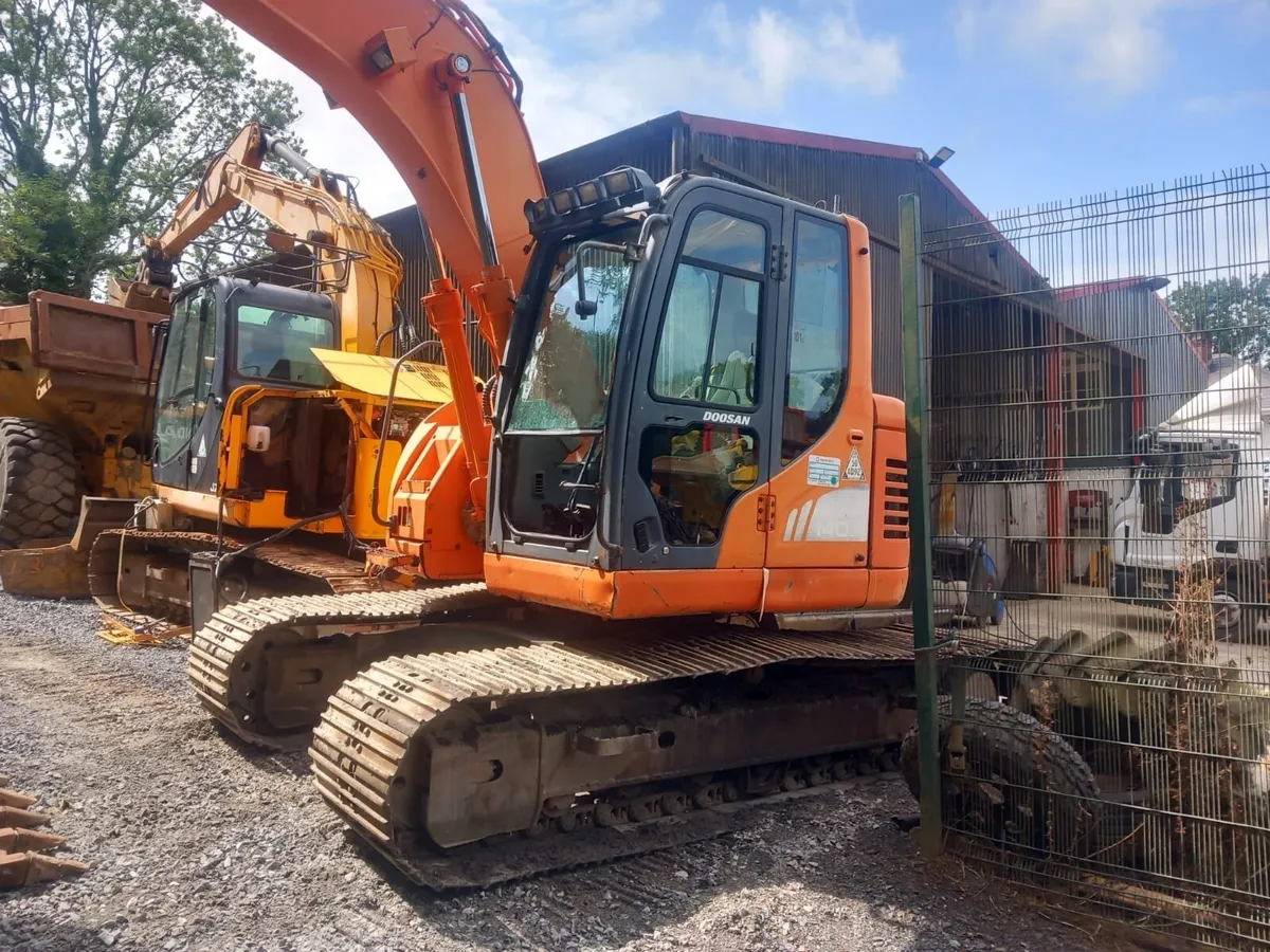 2011 Doosan Dx140LCR - Image 3