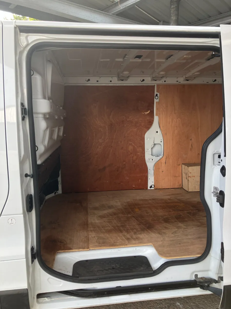 Renault Trafic 2022 - Image 2