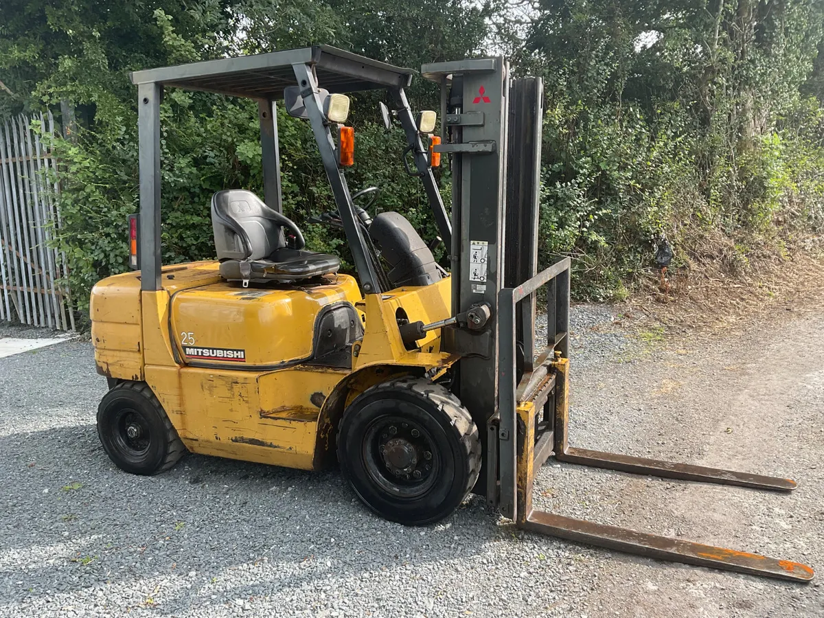 FORKLIFT - Image 2