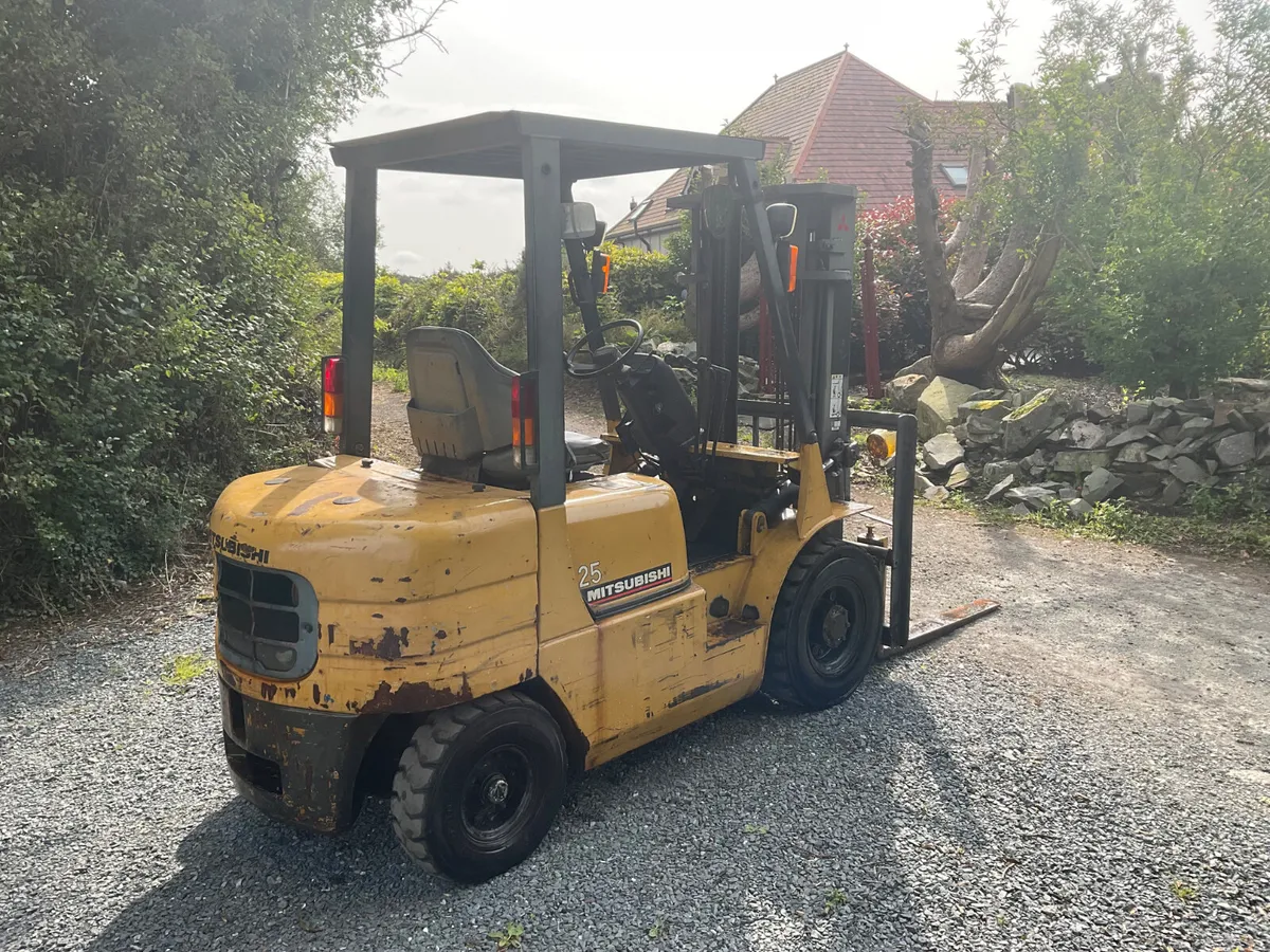 FORKLIFT - Image 3