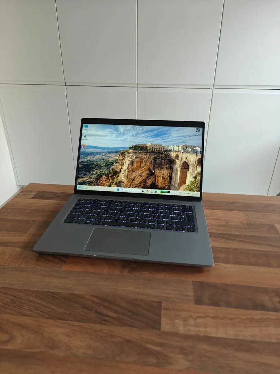 Dell Latitude 5430 Laptop | i7 (12th gen) | 24GB | - Image 1