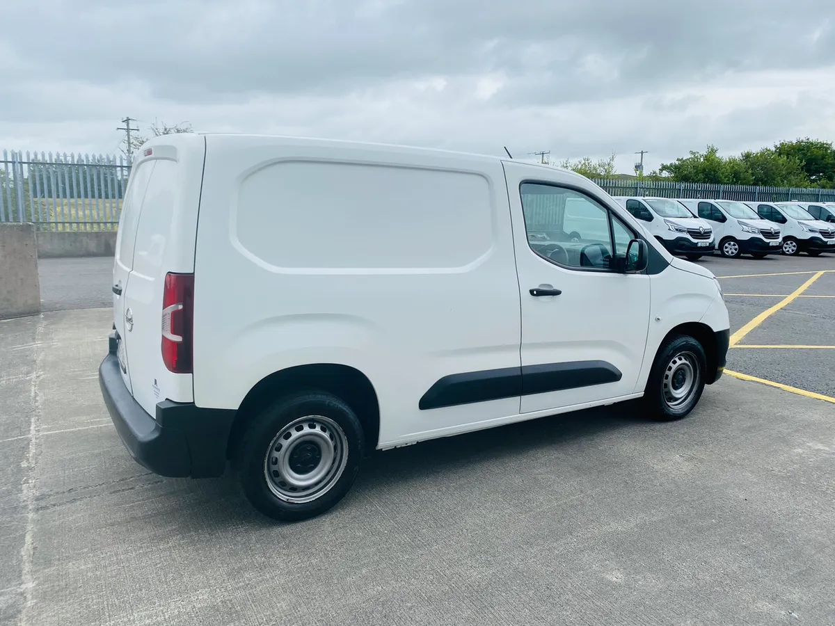 202 Opel combo 1.5 €8,950 + VAT - Image 4
