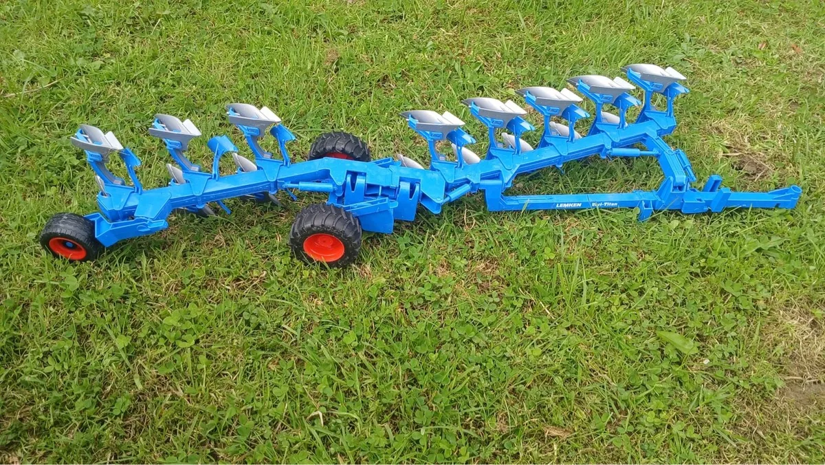 Toy tractors - Image 2
