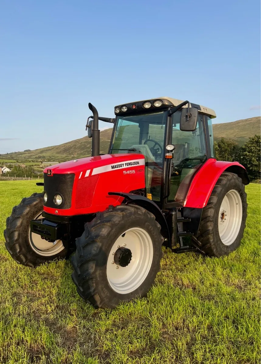 Massey Ferguson MF 5455 Tier 3 Dyna-4 4WD - Image 1