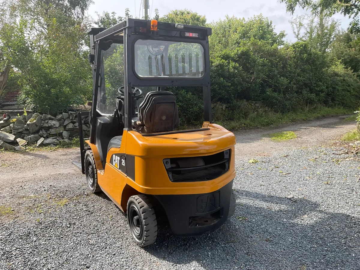 FORKLIFT - Image 4