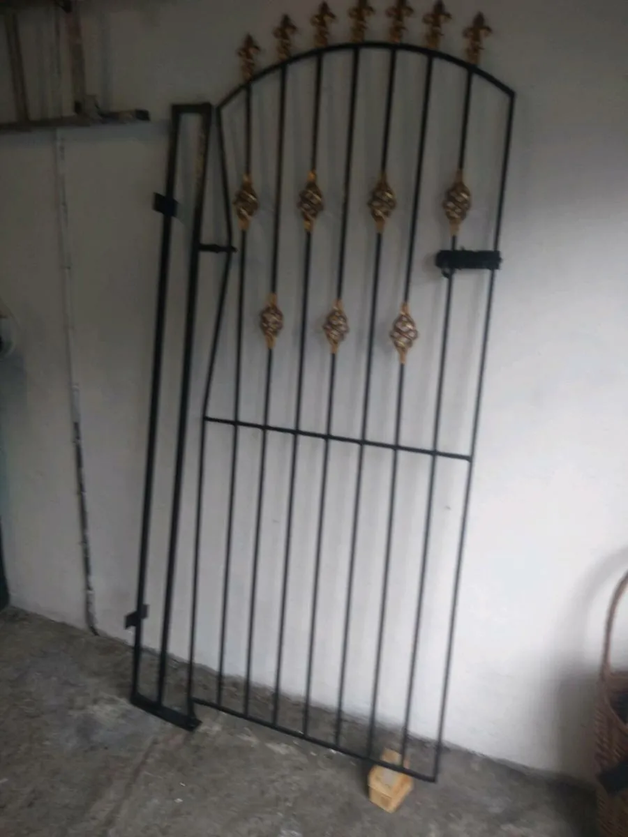 Side gate - Image 1