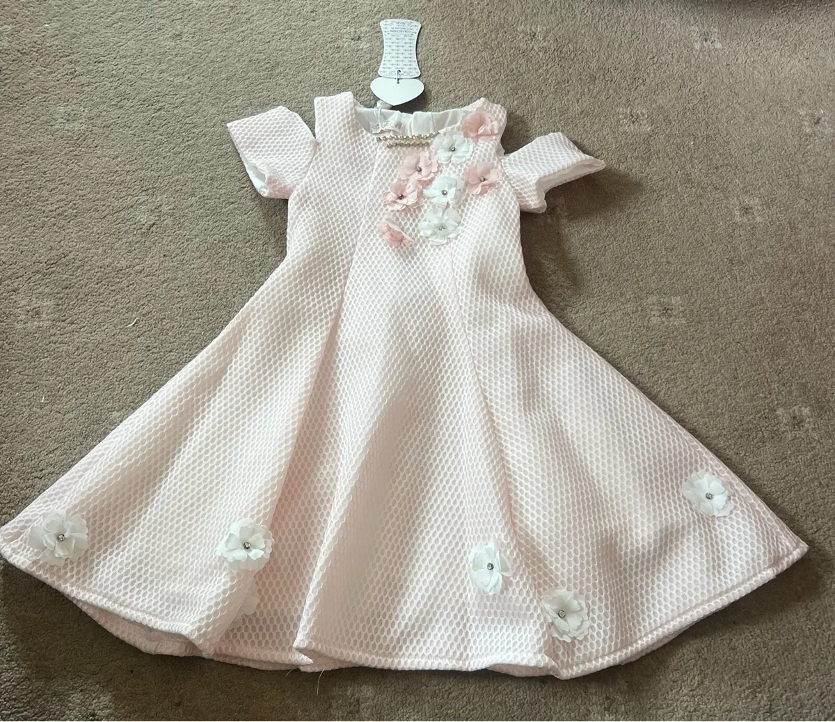 Girls dress - Image 1
