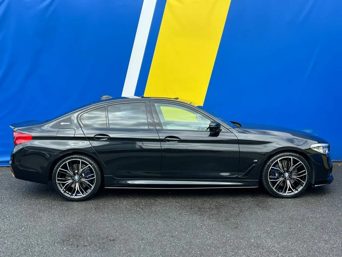 BMW 5-Series 530e M-SPORT COMPETITION 2.0 HYBRID / - Image 4