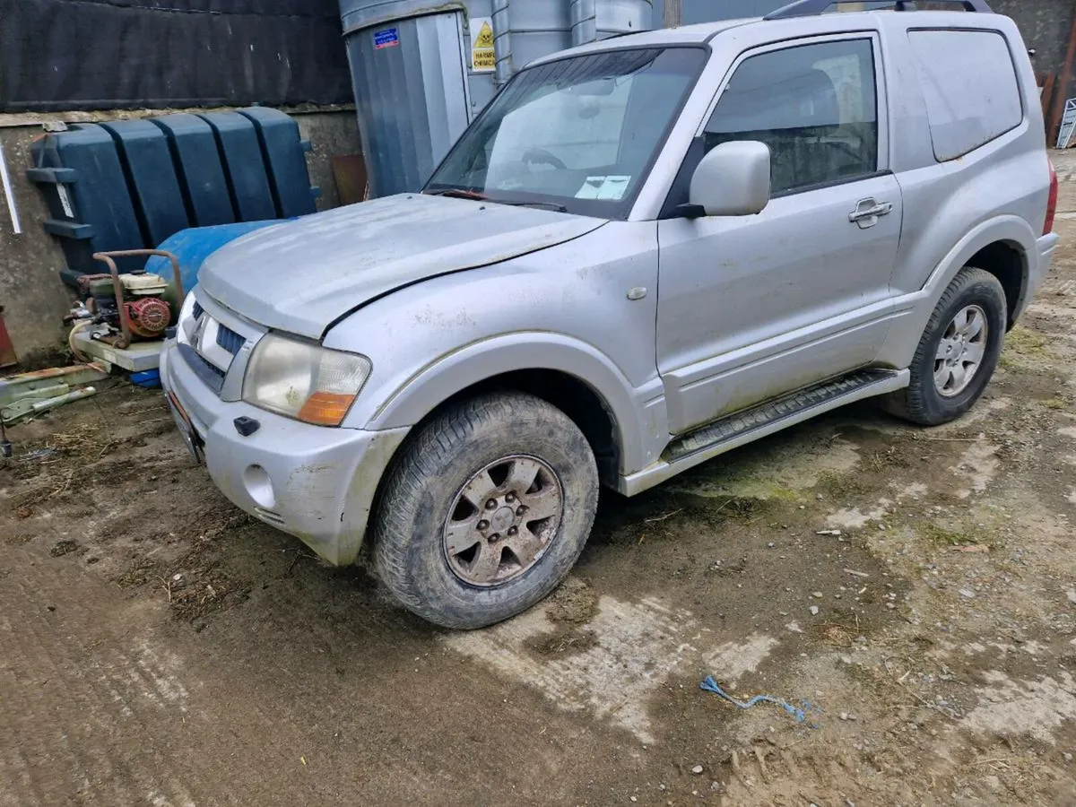 Pajero 3.2 - Image 1