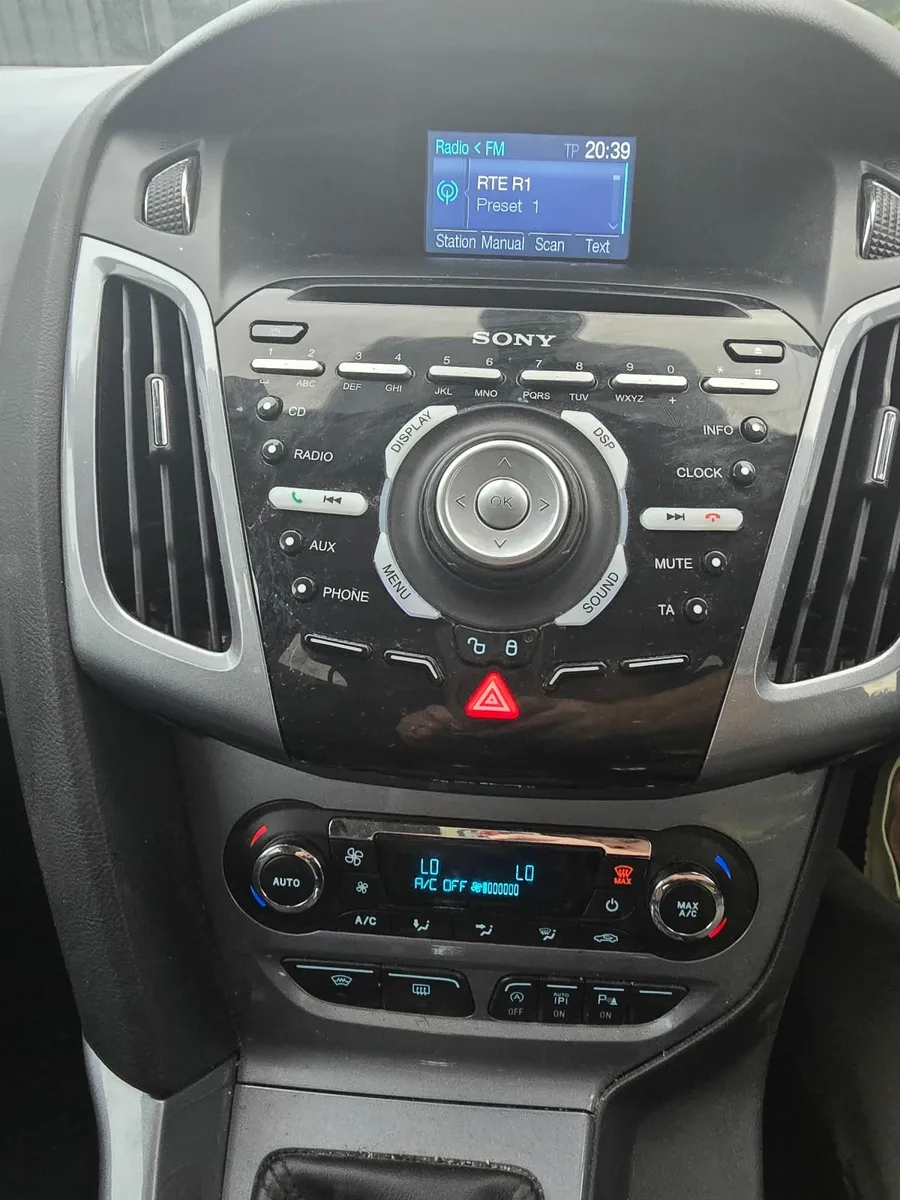 Ford Focus 2012 - Image 2