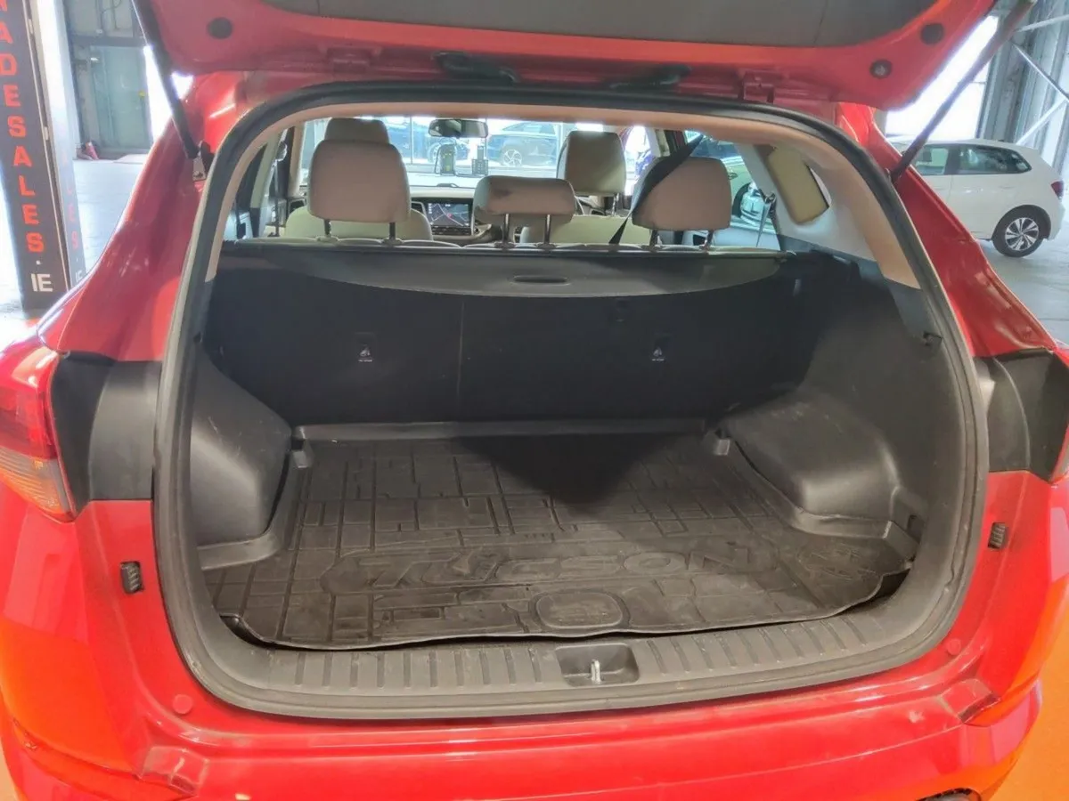 Hyundai Tucson 1.7 D Executive SE - Image 3
