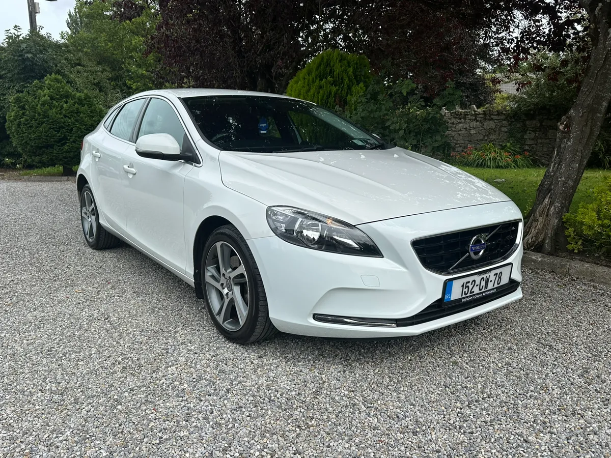 Volvo V40 Leather Great Condition - Image 3