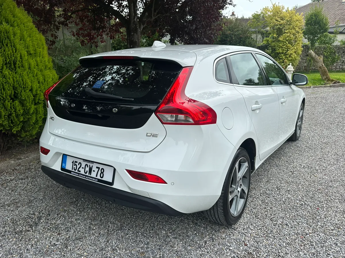 Volvo V40 Leather Great Condition - Image 4