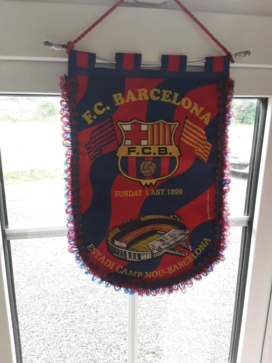 Barcelona   football   pennant over  30 years  old - Image 3
