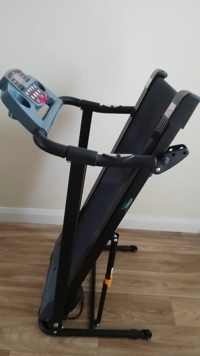 Motorised Treadmill - Image 2