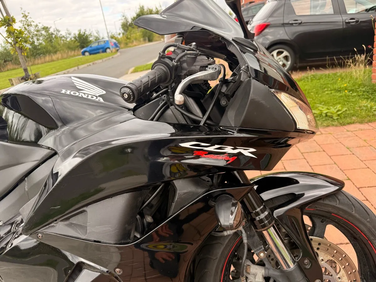 Honda CBR 600RR 2011 - Image 4