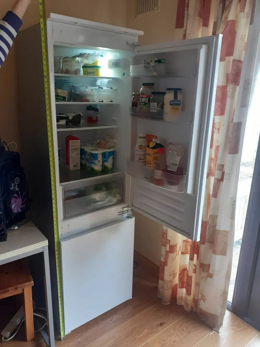 Fridge freezer/built in - Image 1