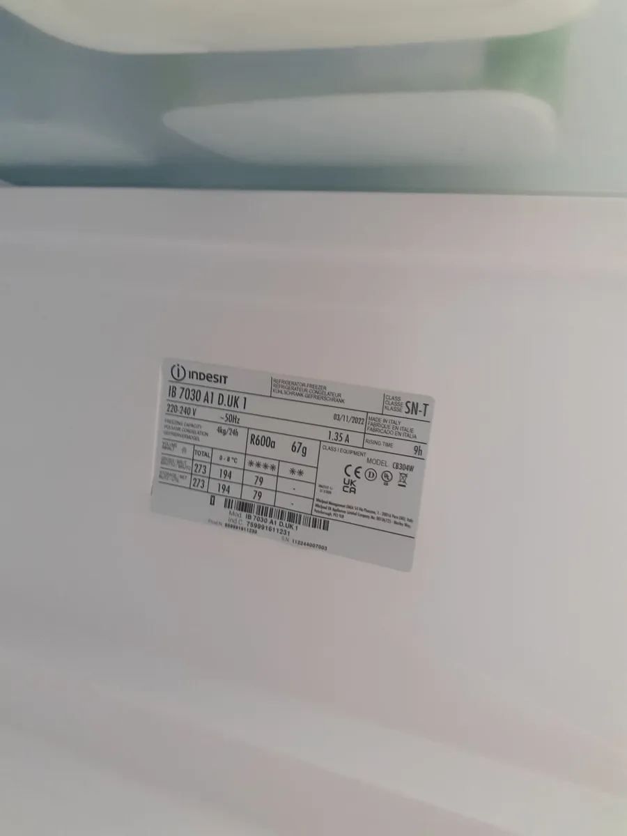 Fridge freezer/built in - Image 2
