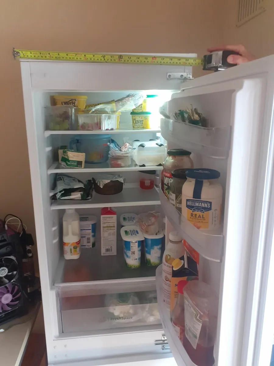Fridge freezer/built in - Image 3