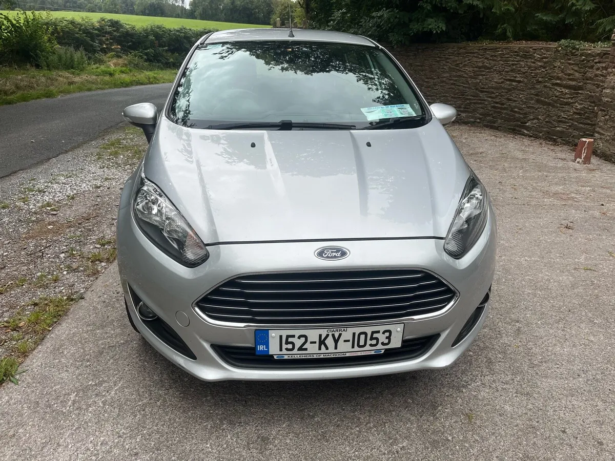 FORD FIESTA LOW KMS PETROL - Image 2