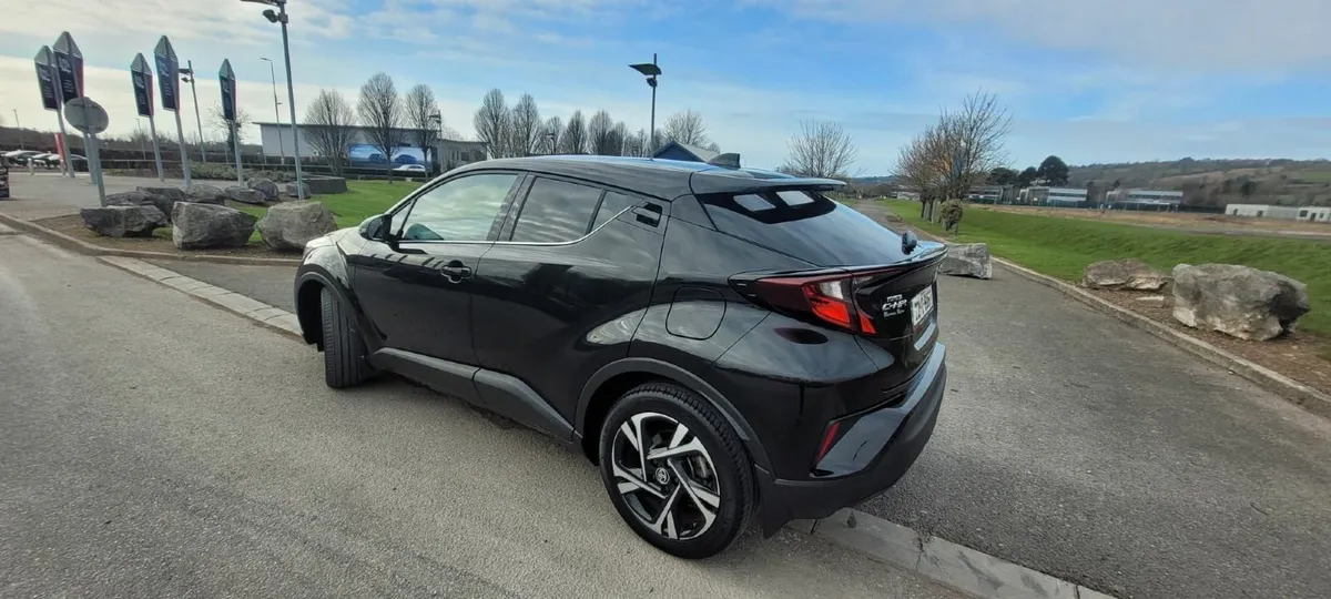 TOYOTA CHR 1.8 SPORT HYBRID AUTOMATIC 2022 - Image 2